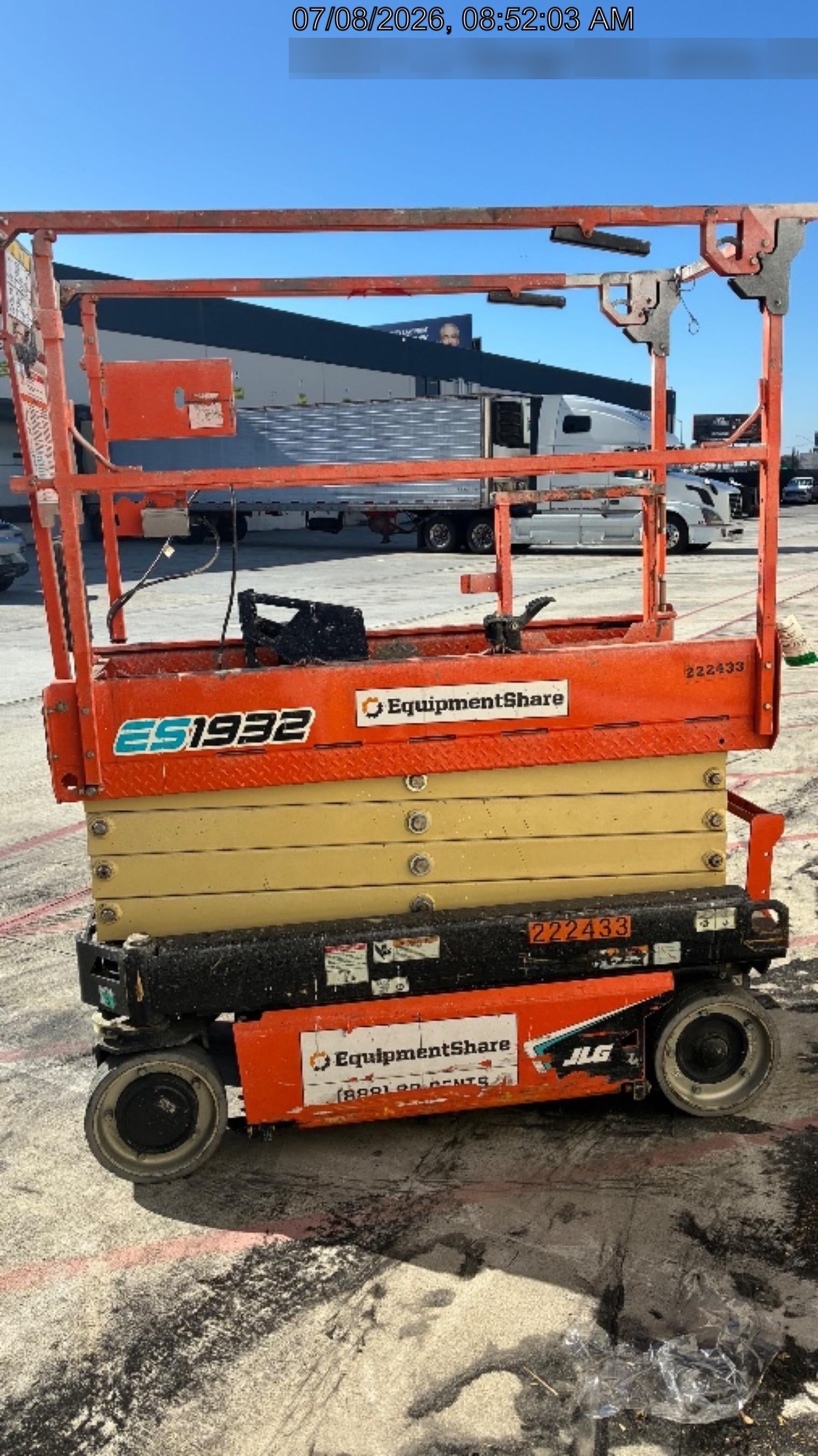 2022 JLG ES1932