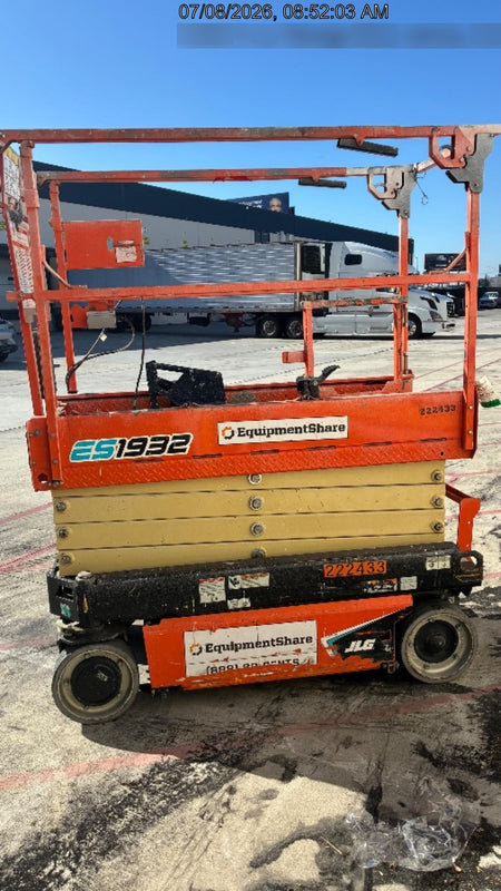 2022 JLG ES1932