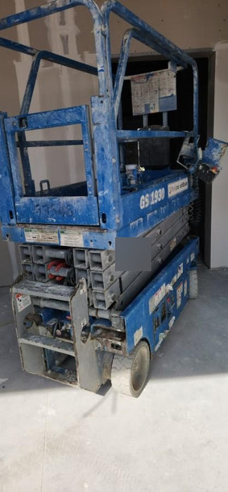 2020 Genie GS-1930 Solid Non Marking Tires, Beacon, Folding rails with half height swing gate