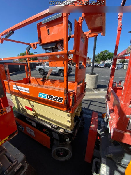 2022 JLG ES1932