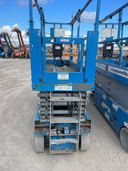 2019 Genie GS-1930 Fixed Rails with Chain Entry