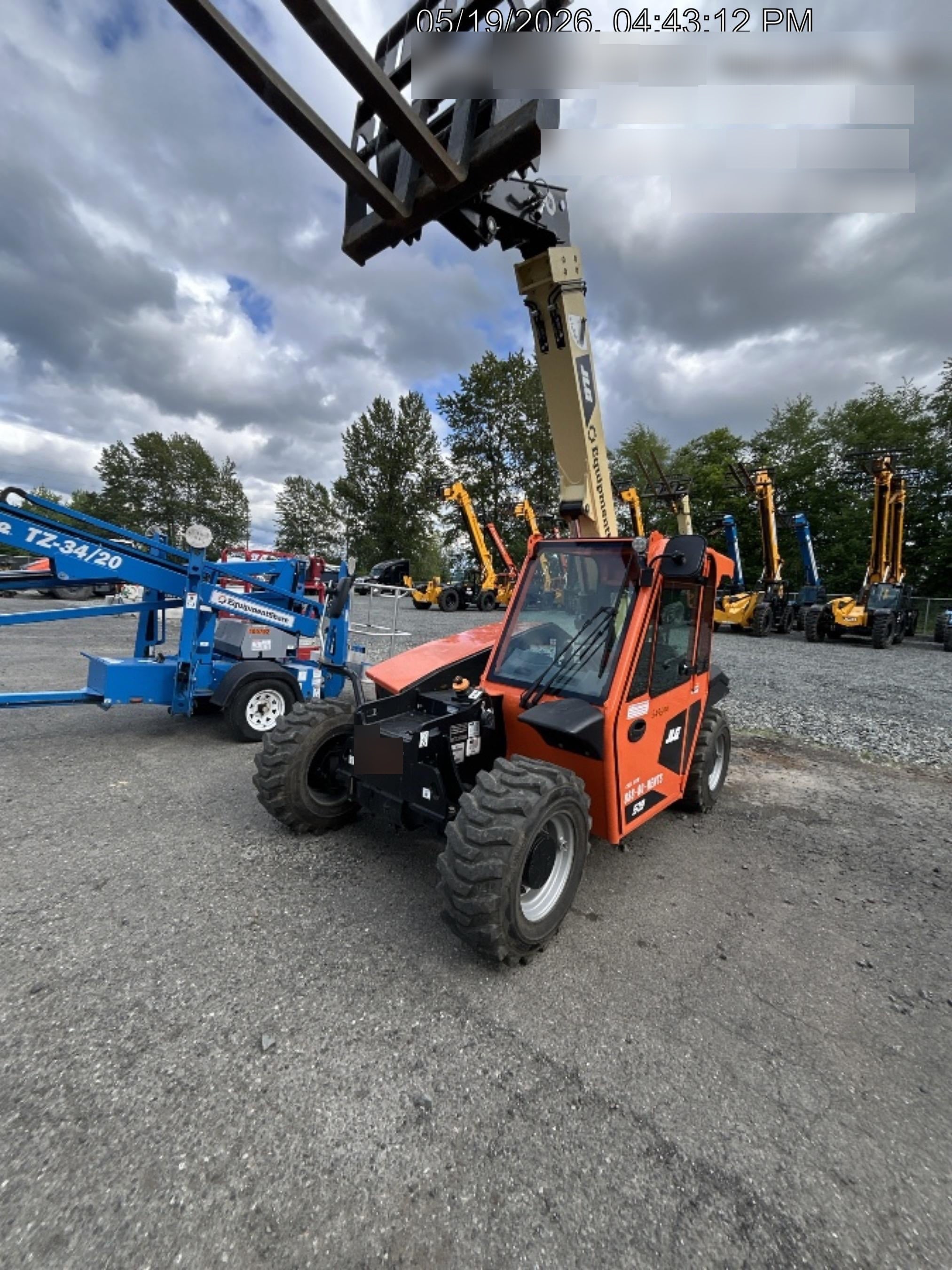 2025 JLG 519