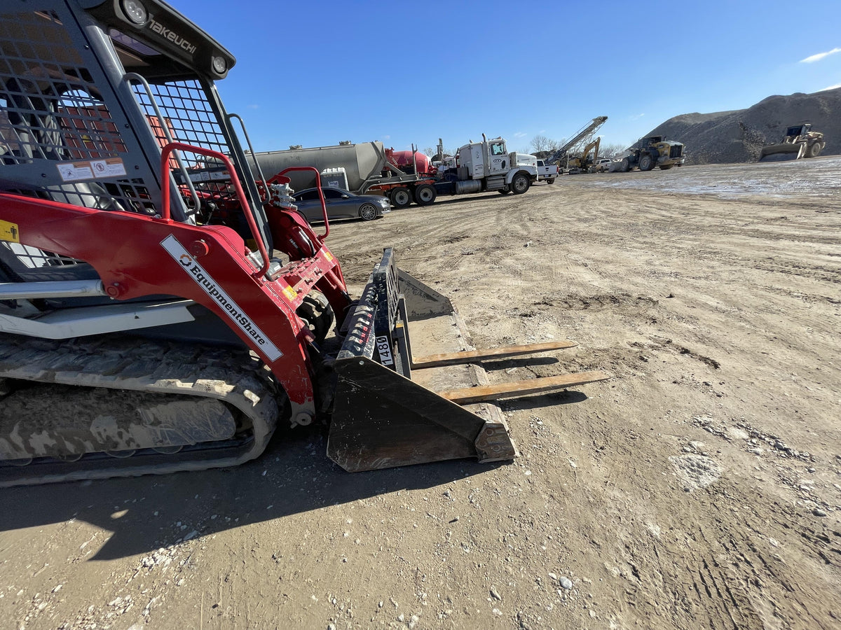 2016 EMKAY 48" Pallet Forks - EMKAY