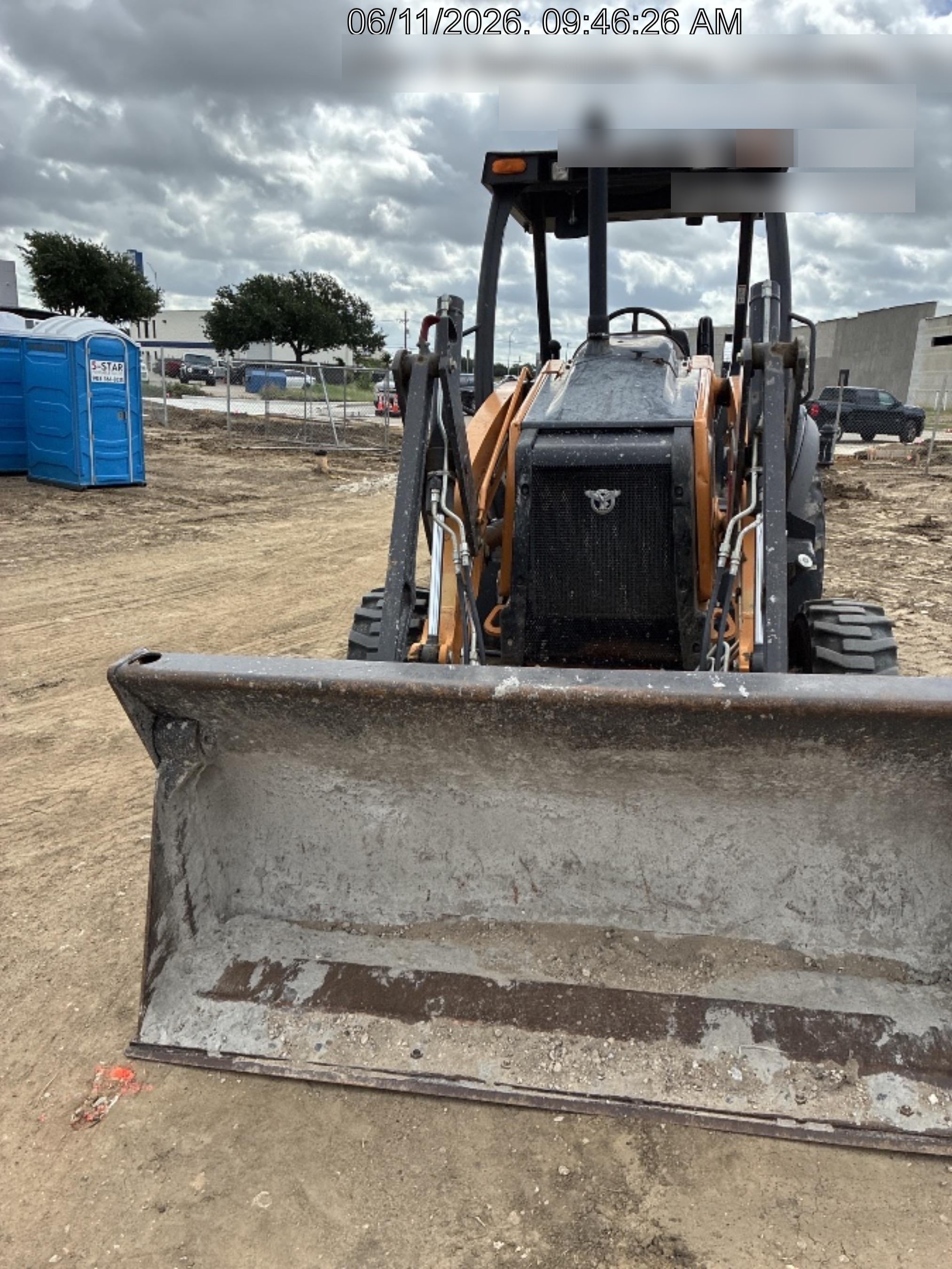 2023 CASE 570N EP