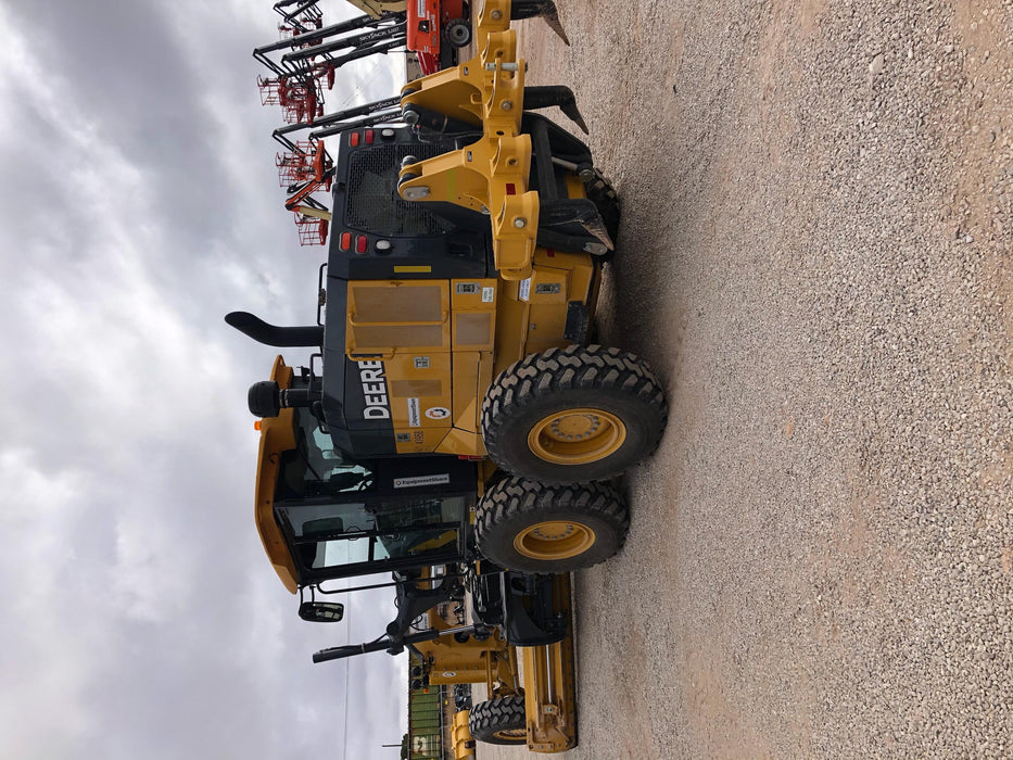 2019 JOHN DEERE 672G