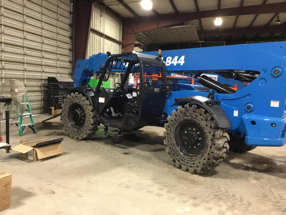 2017 GENIE GTH-844