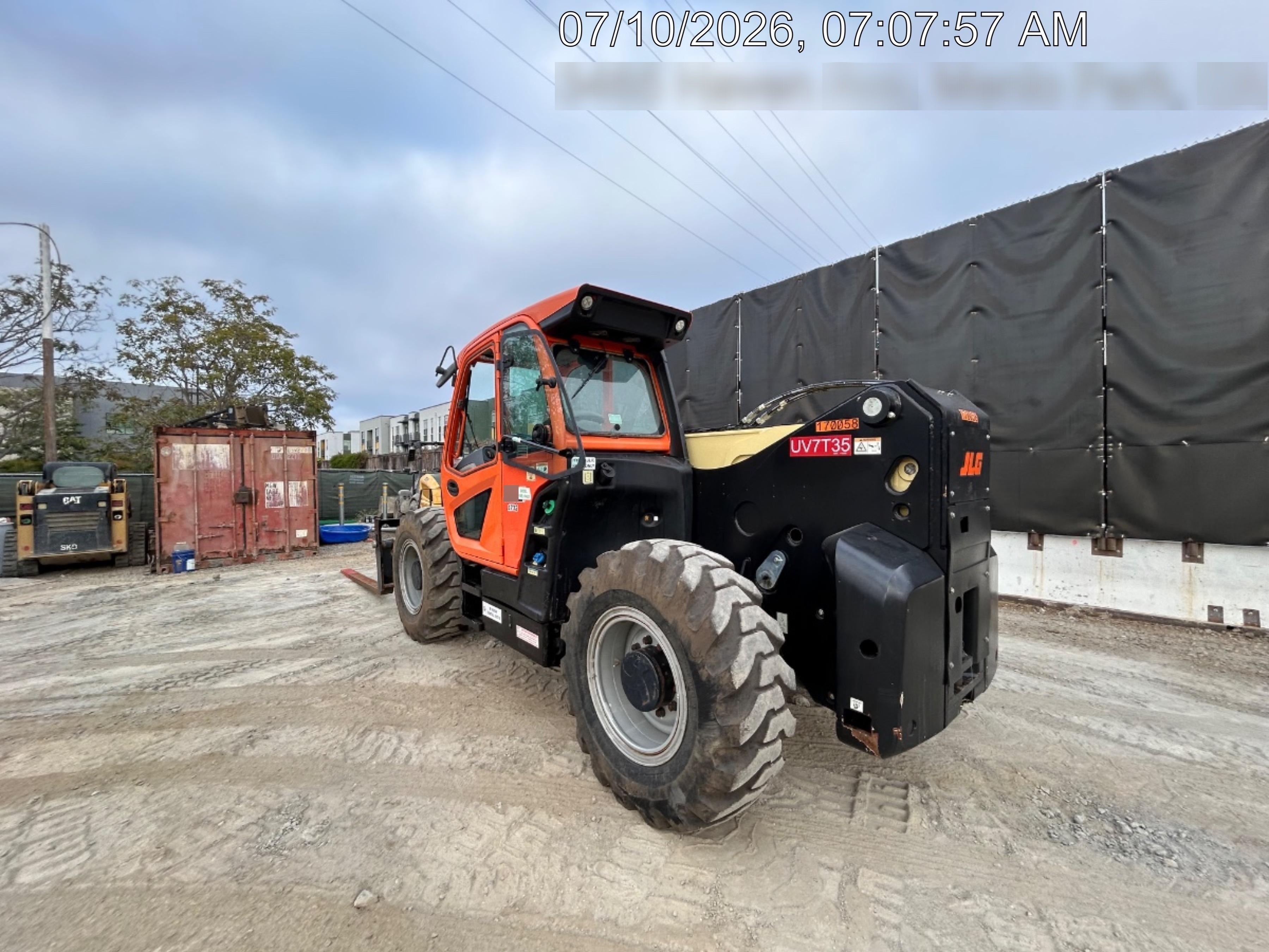 2021 JLG 1732