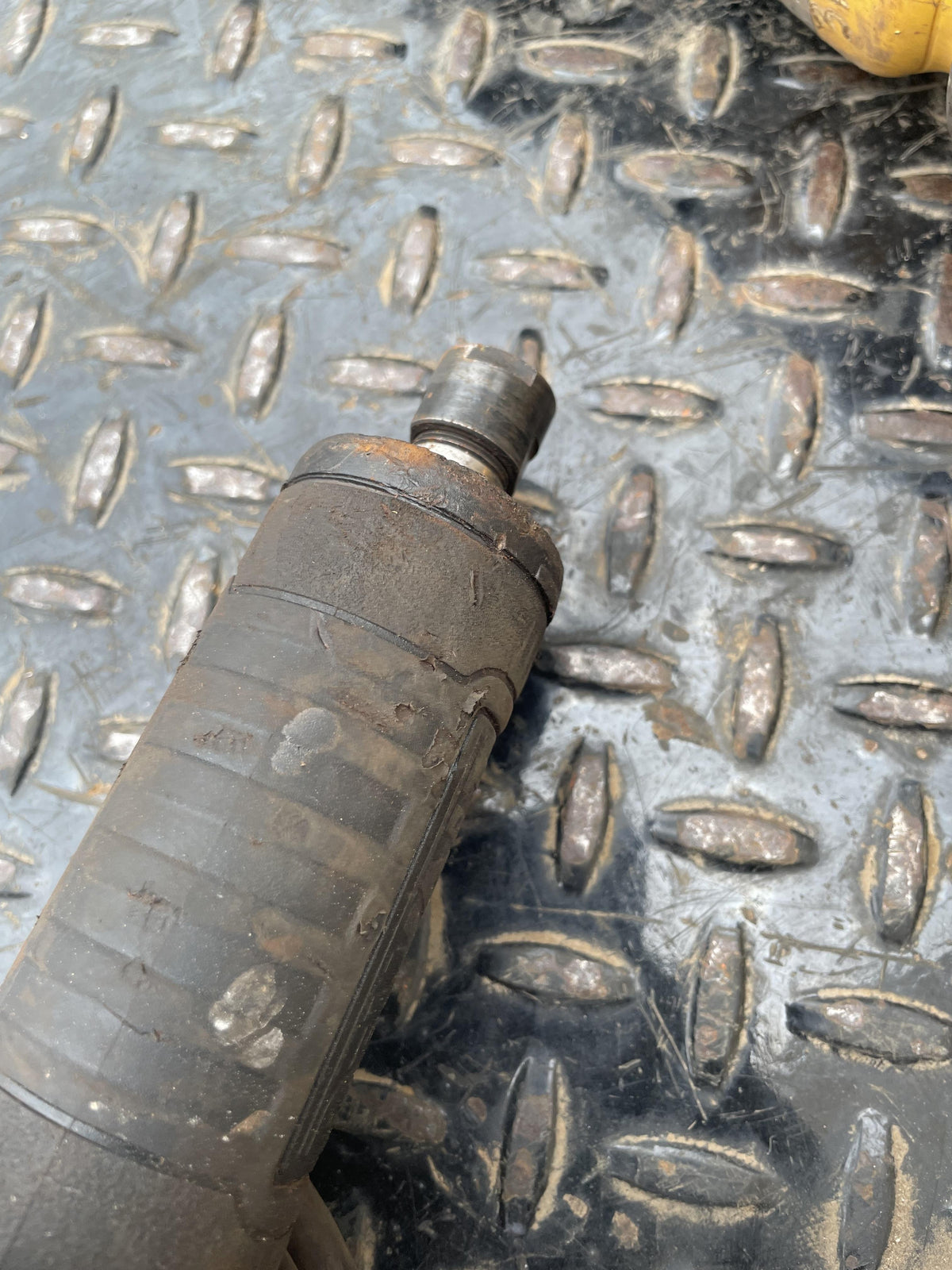 2023 DEWALT DWE4887N