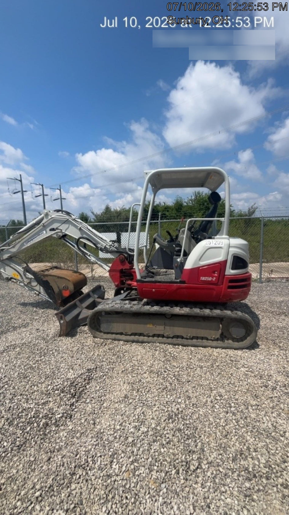 2022 TAKEUCHI TB250-2R