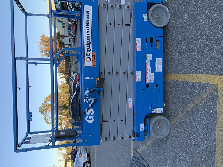 2020 Genie GS-3232 Standard, Folding half height swing gate