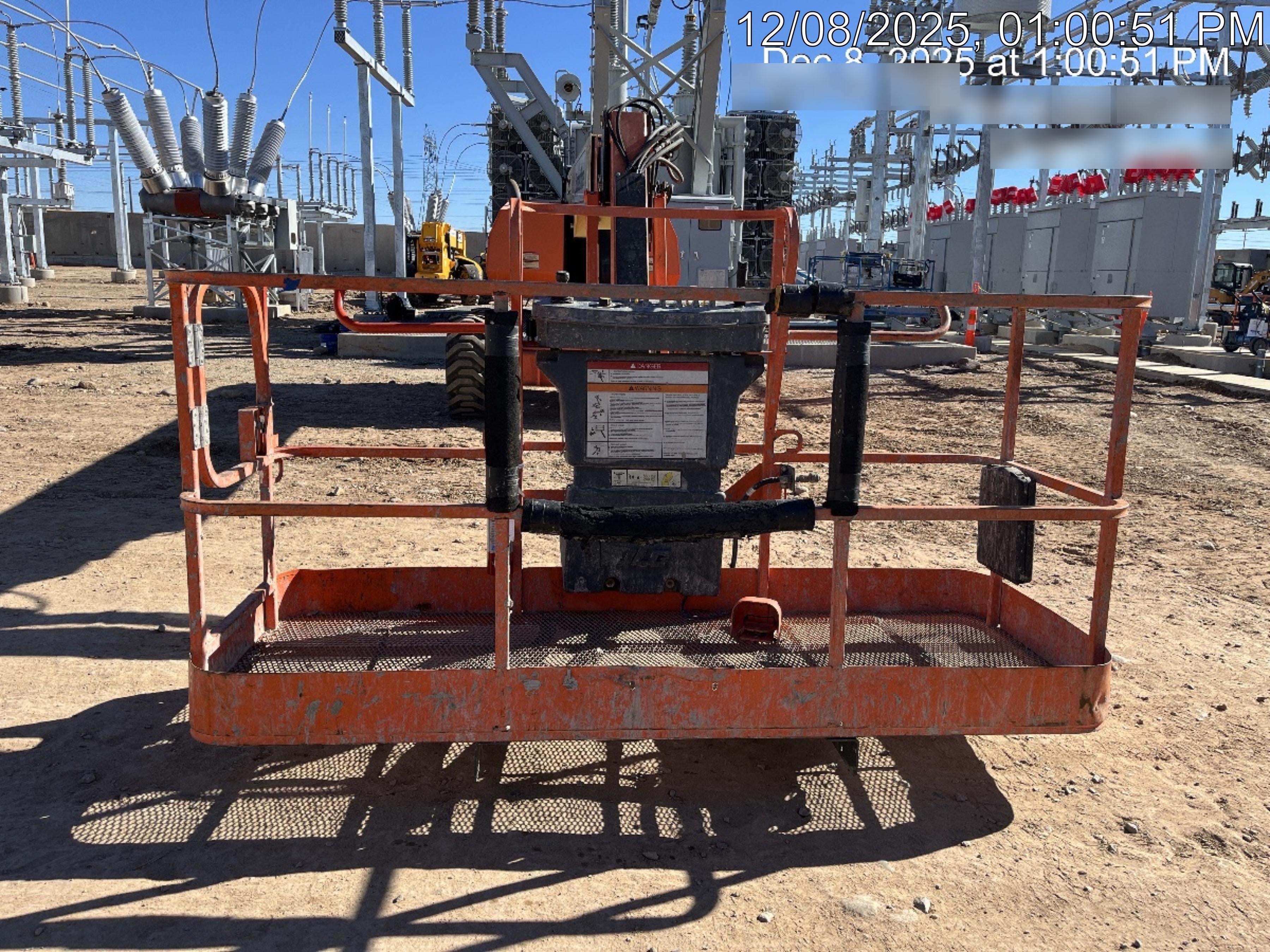 2017 JLG 660SJ
