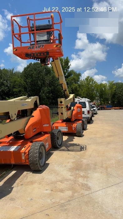 2019 JLG E450AJ