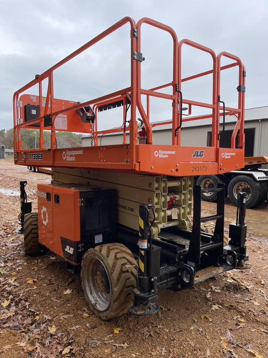 2022 JLG RT3369