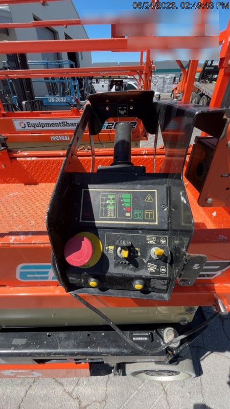 2022 JLG ES2632