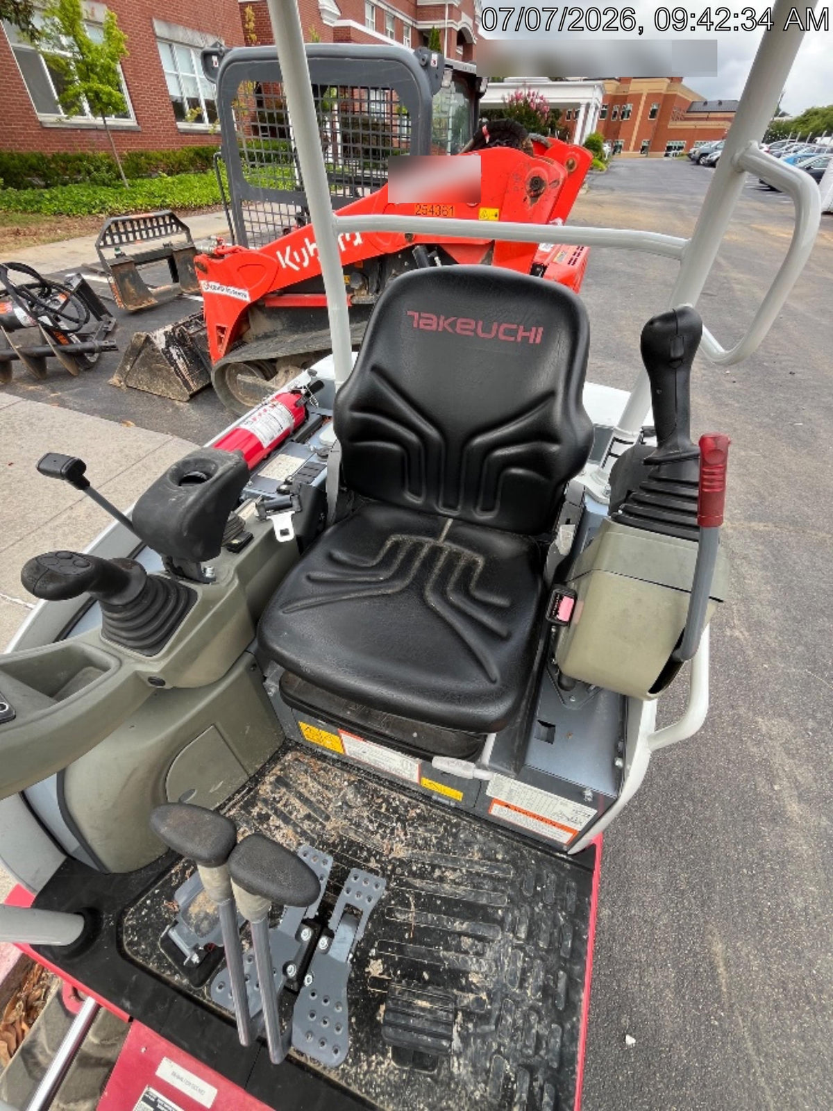 2022 TAKEUCHI TB225R