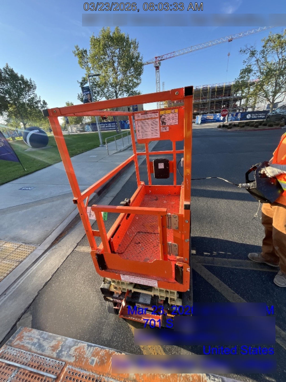 2021 JLG ES1330L