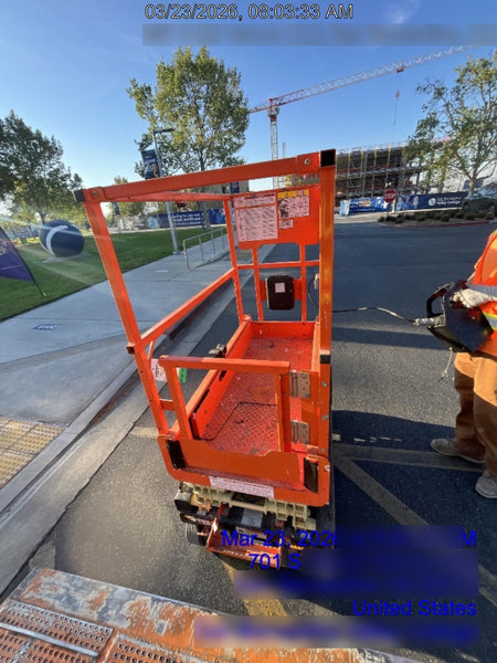 2021 JLG ES1330L