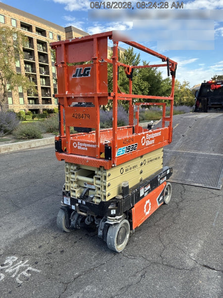 2024 JLG ES1932
