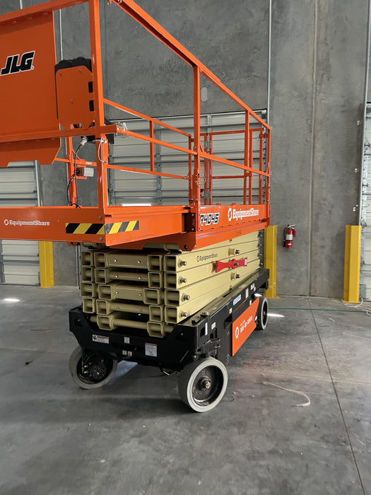 2022 JLG R4045