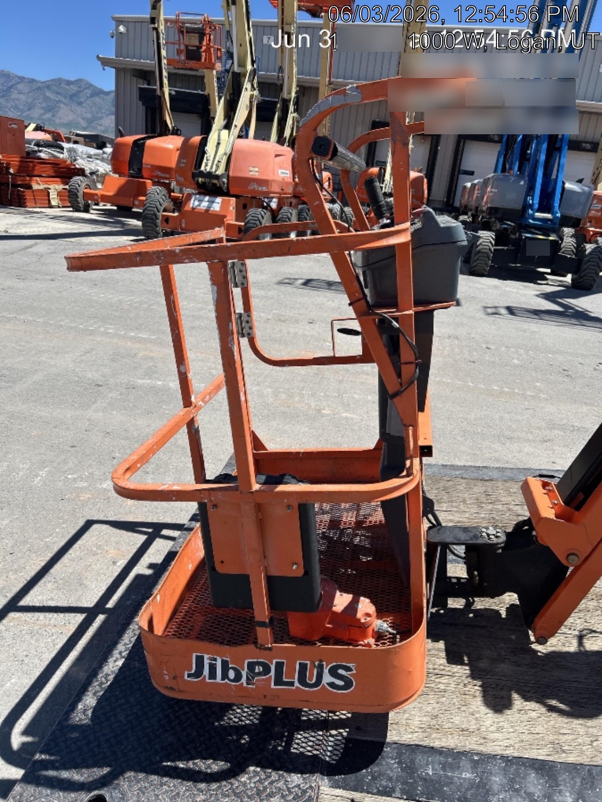 2019 JLG E400AJPN