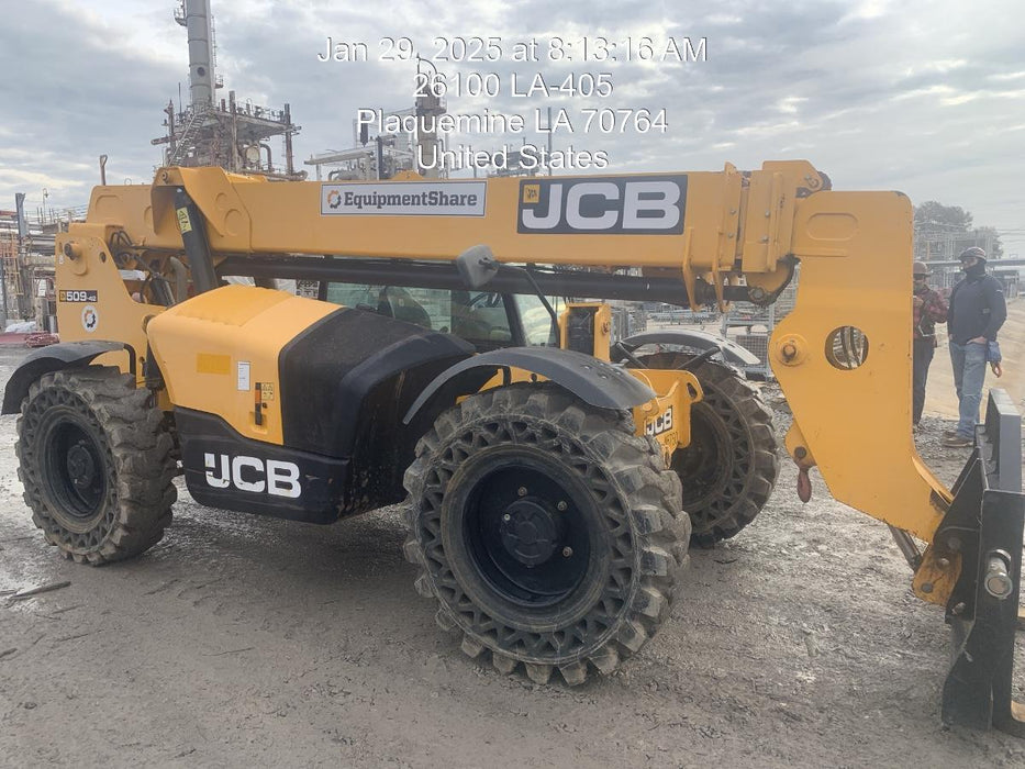 2019 JCB 509-42 Cab/Heat/Air, 74 HP, Solid Tires, STD Worklight, Beacon, Aux Hydraulics, Lifting Eye, Back up Alarm w/66" Carriage/60" Forks