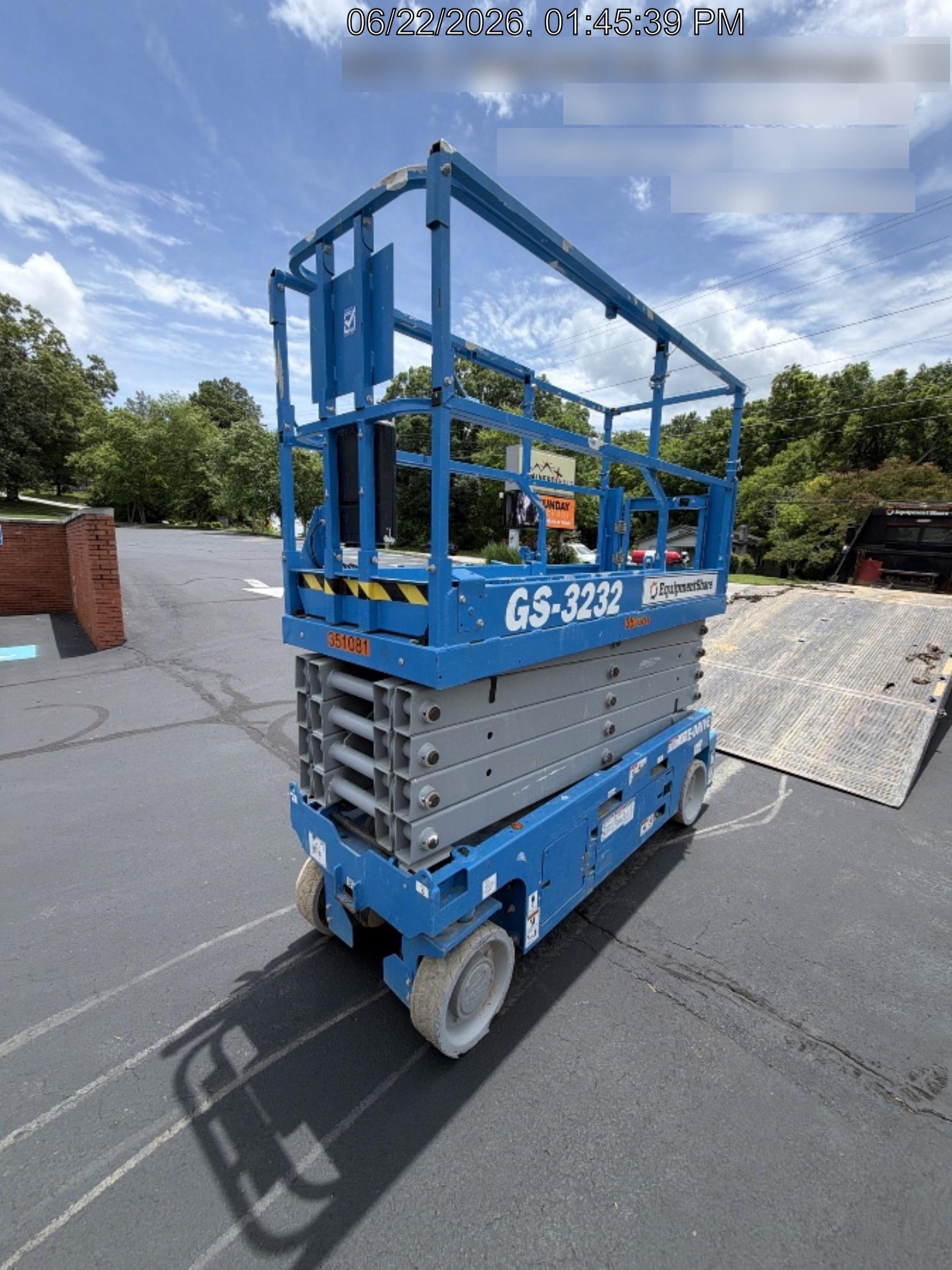 2023 GENIE GS-3232