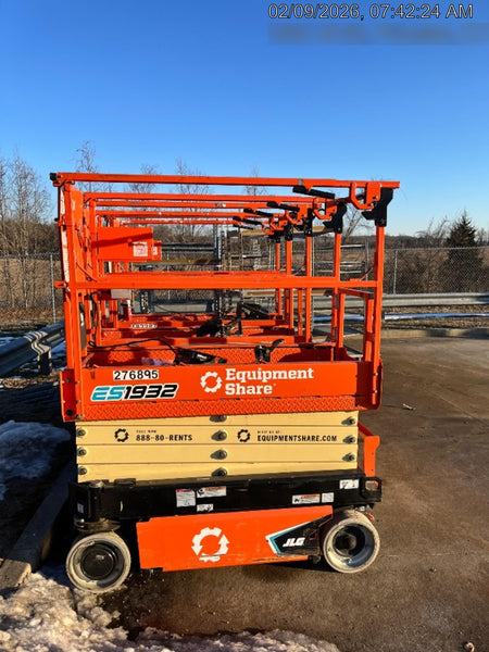 2021 JLG ES1932