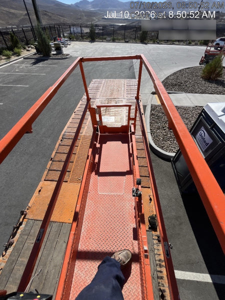 2023 JLG ES2632