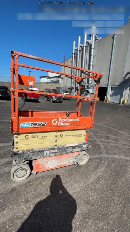 2022 JLG ES1932