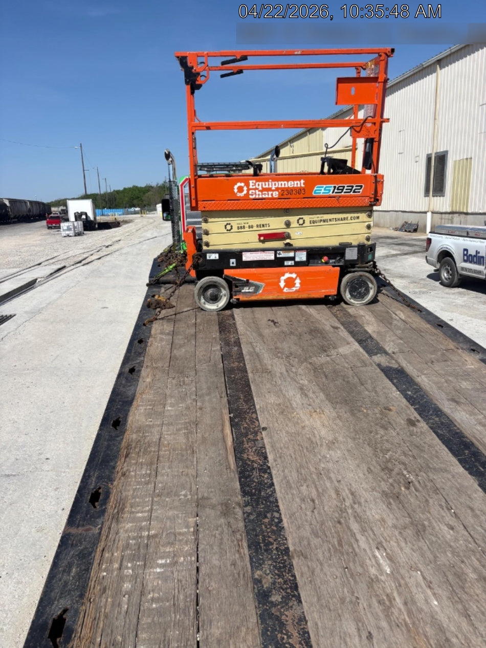2022 JLG ES1932