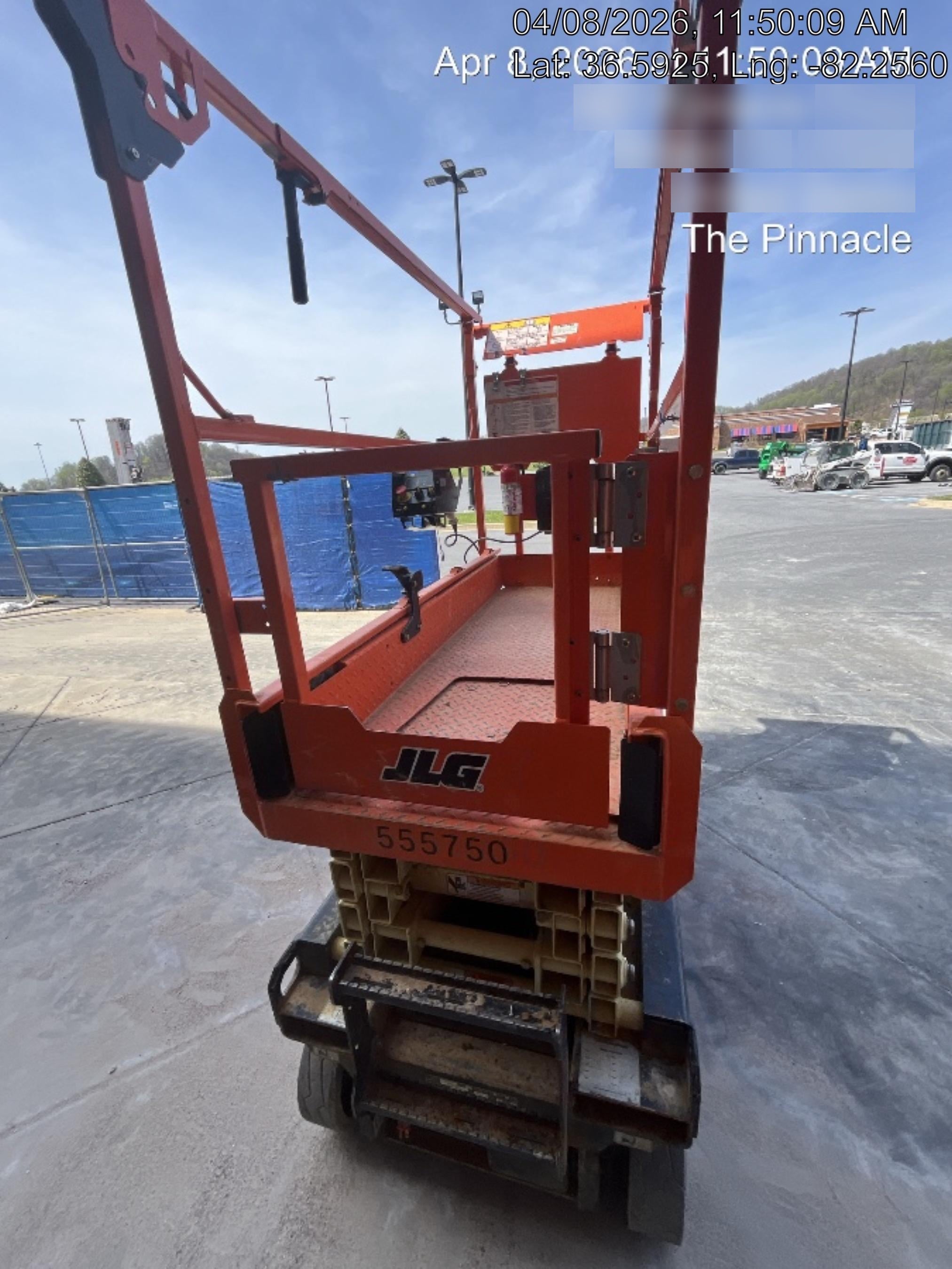 2025 JLG ES1932