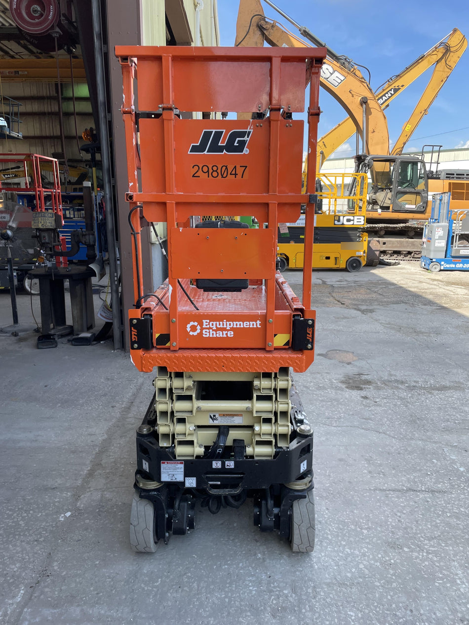 2023 JLG ES1932