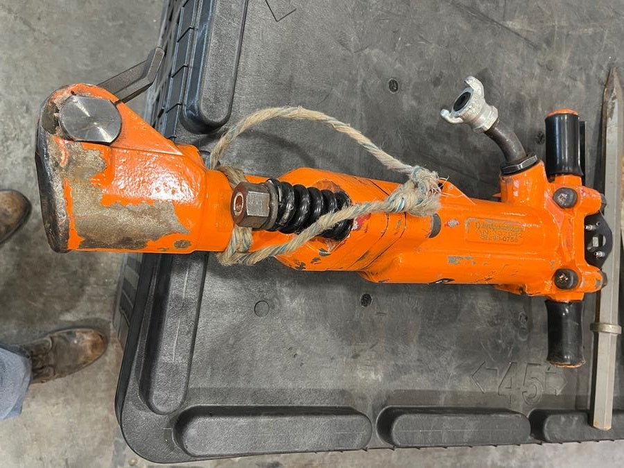 2023 MICHIGAN PNEUMATIC ES-TPB90-118-TRACKER