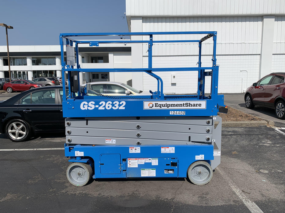 2020 Genie GS-2632 Solid NM Tires, Folding Rails with Half-Height Swing Gate, Beacon