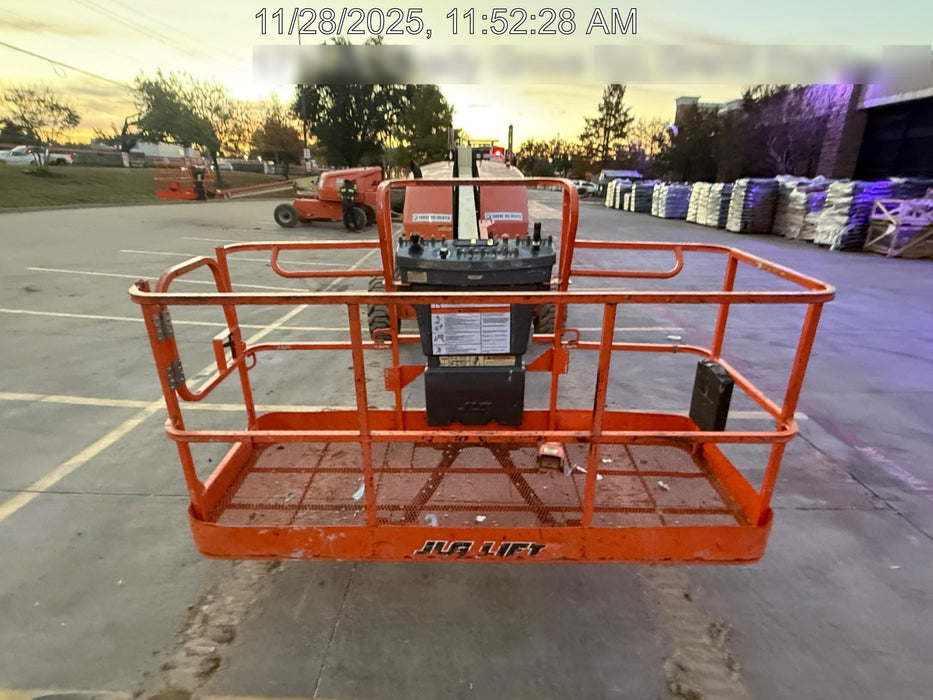 2019 JLG 400S