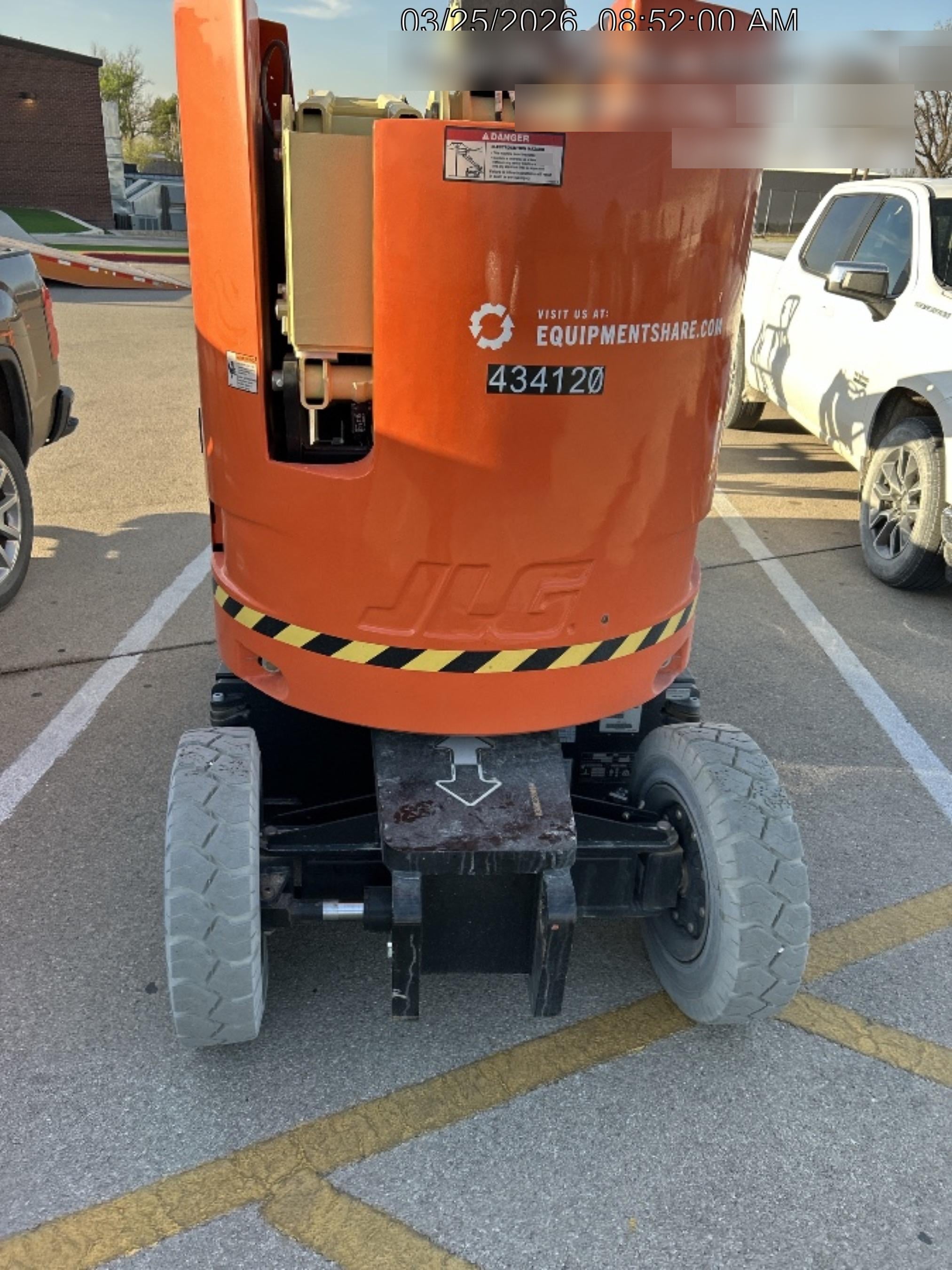 2024 JLG E300AJP