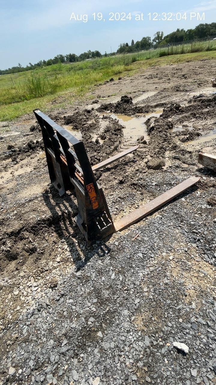 2021 PALADIN 48" Pallet Forks - Paladin