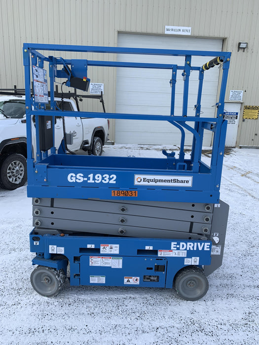 2021 GENIE GS-1932