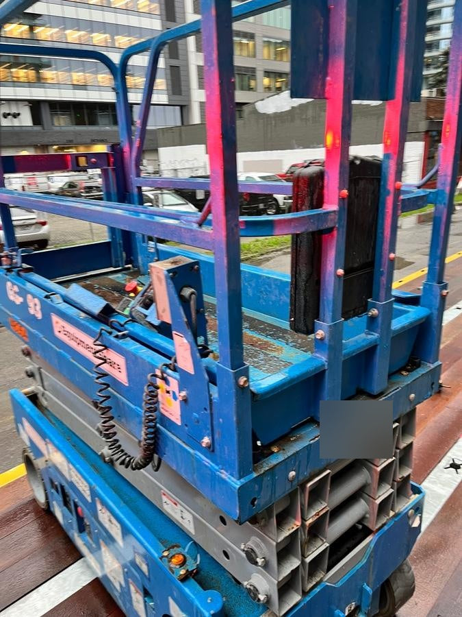 2019 Genie GS-1930 Half Height Swing Gate, 800W Inverter