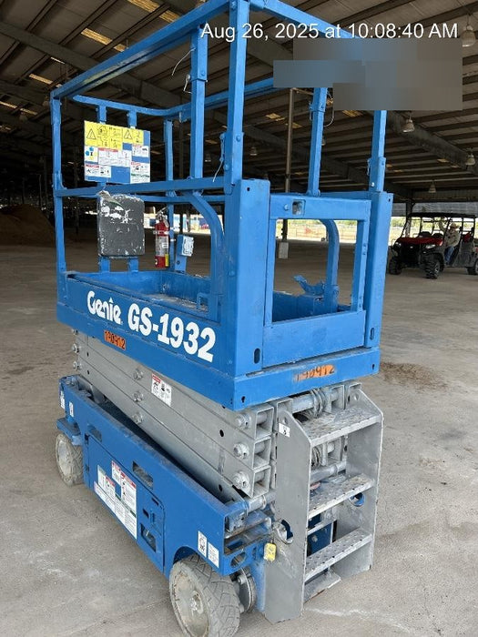2021 GENIE GS-1932