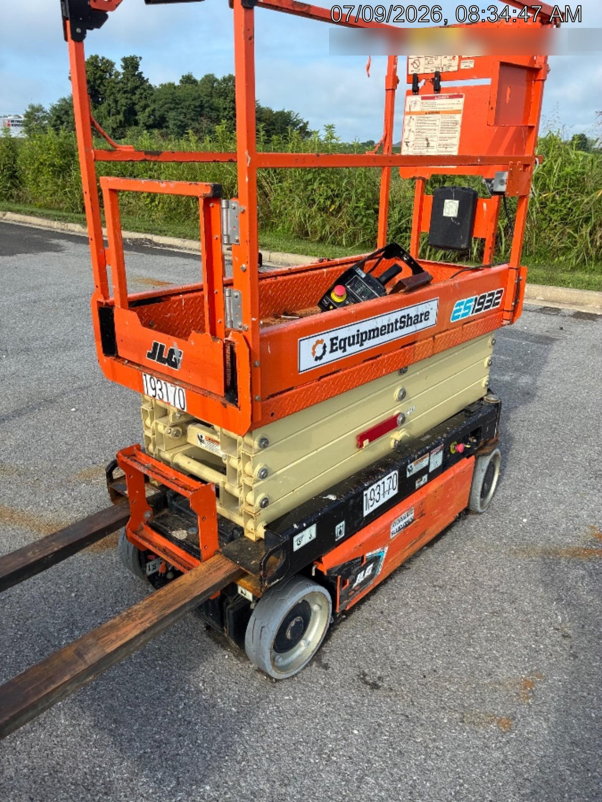 2021 JLG ES1932
