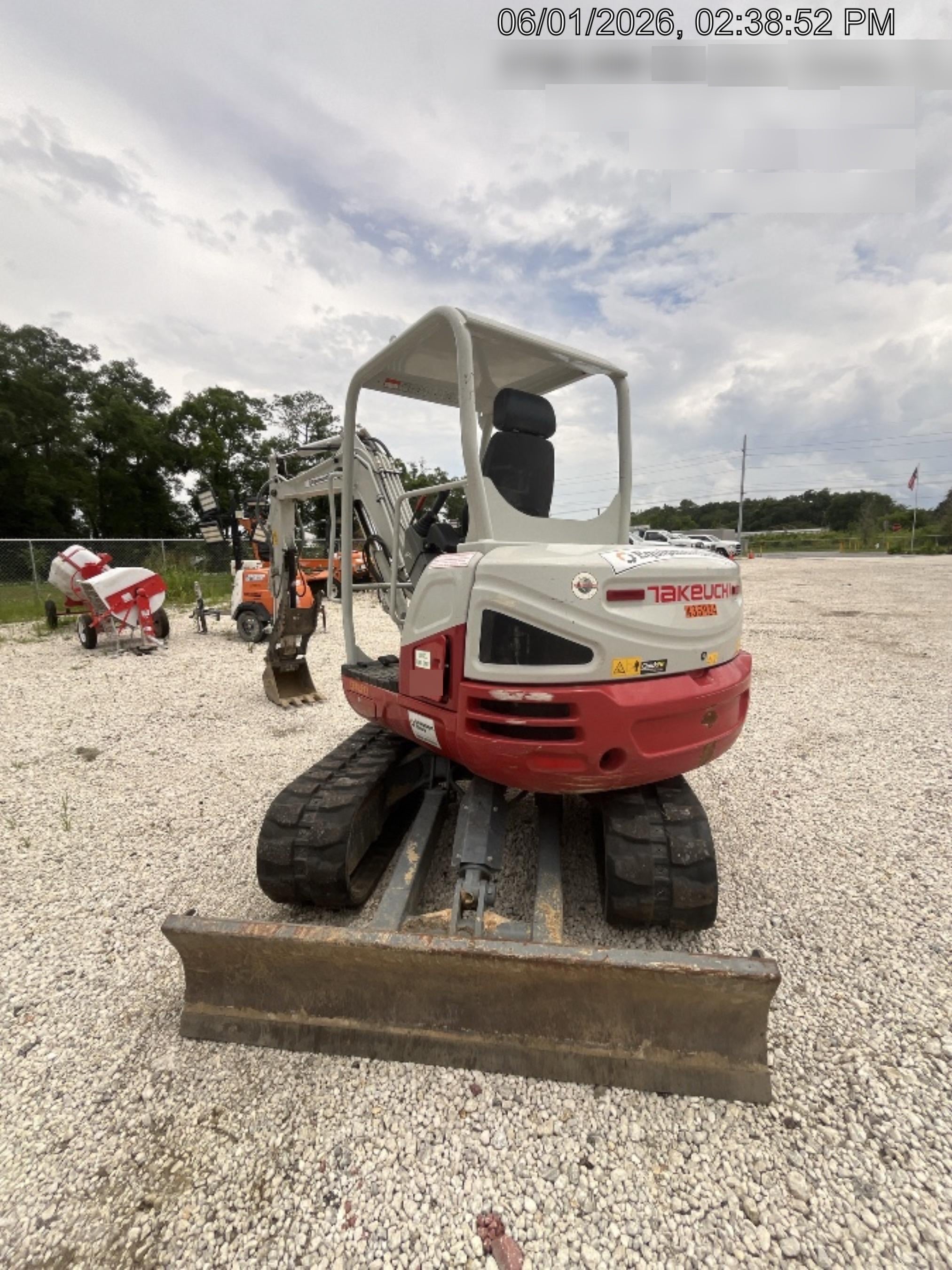 2024 TAKEUCHI TB250-2R