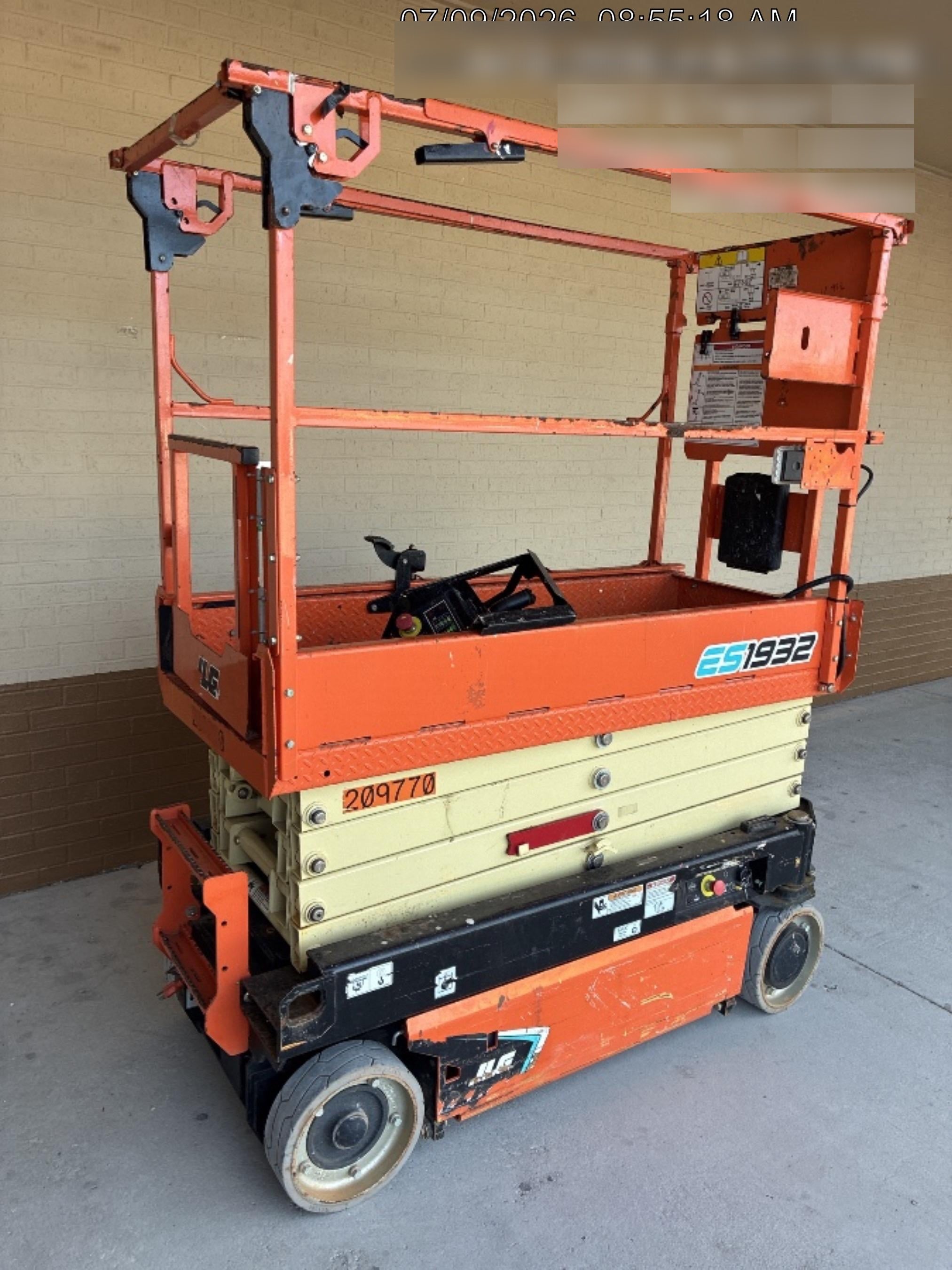 2022 JLG ES1932
