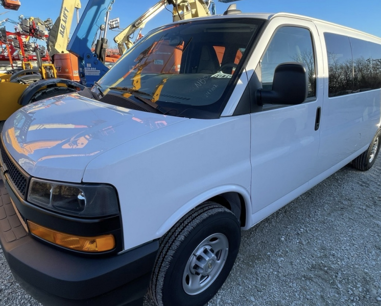 2023 CHEVROLET Express Van - Rental