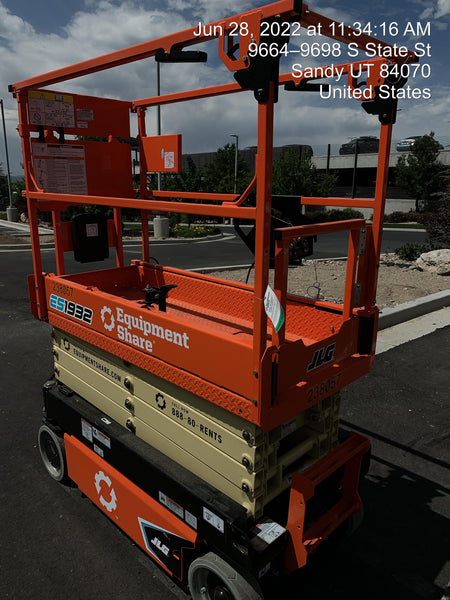 2022 JLG ES1932
