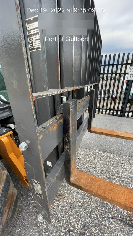 2021 CASE 588H