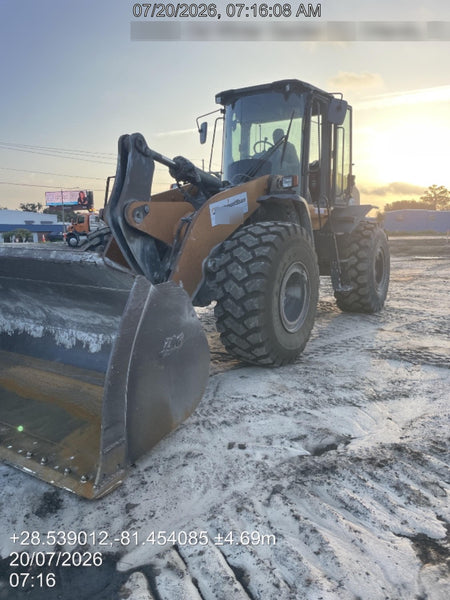 2018 Case 821G CLOSED CAB, JRB 418 STYLE HYD COUPLER