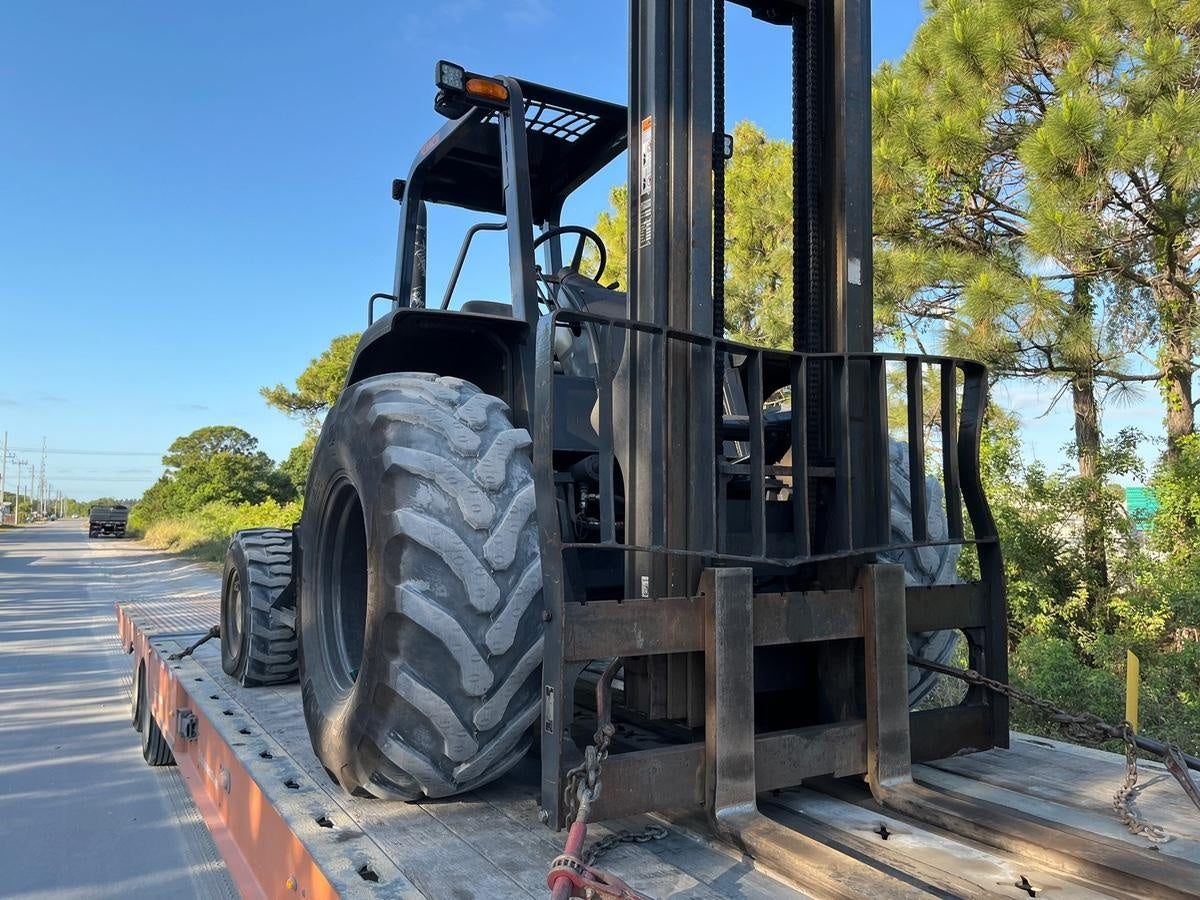 2022 CASE 586H