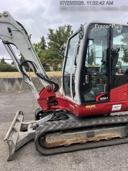2023 TAKEUCHI TB250-2CR