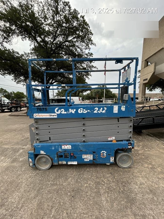 2017 Genie GS-3232 Genie GS3232 Lift w/Folding Rails and Swing Gate